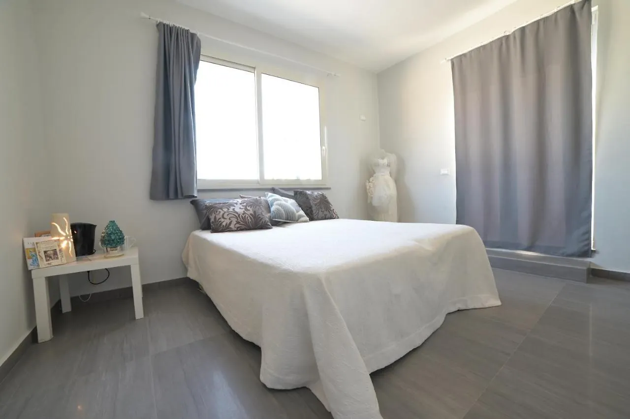 Stanzina Della Baronessa Bed & Breakfast Carini Italy