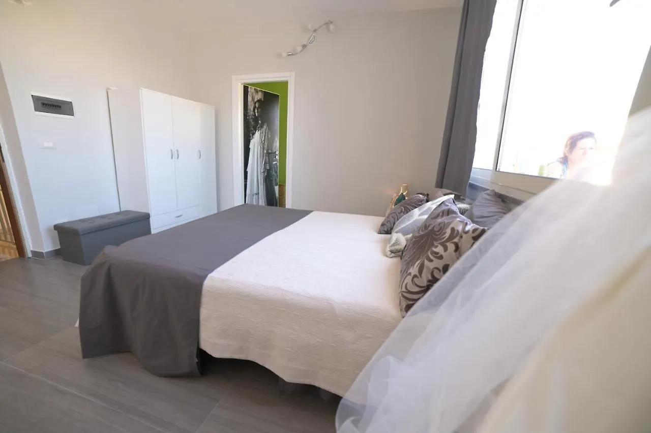 Stanzina Della Baronessa Bed & Breakfast Carini